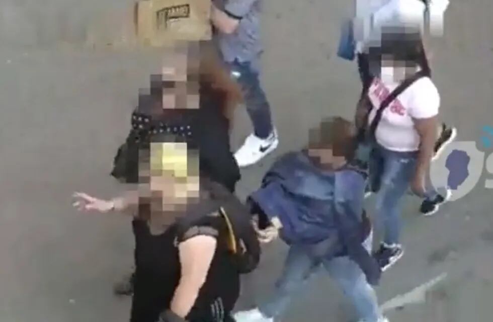 La maniobra de robo capturada por las cámaras del 911 (Policía de Córdoba).