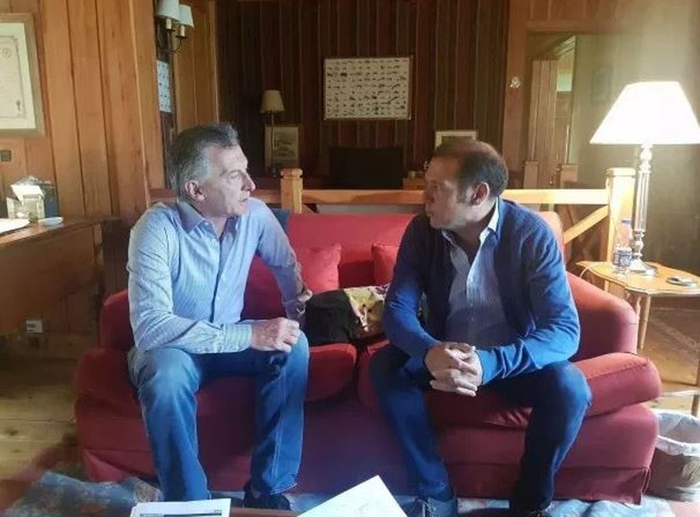 Mauricio Macri recibió a Omar Gutiérrez en el country Cumelén de Villa La Angostura (Web).