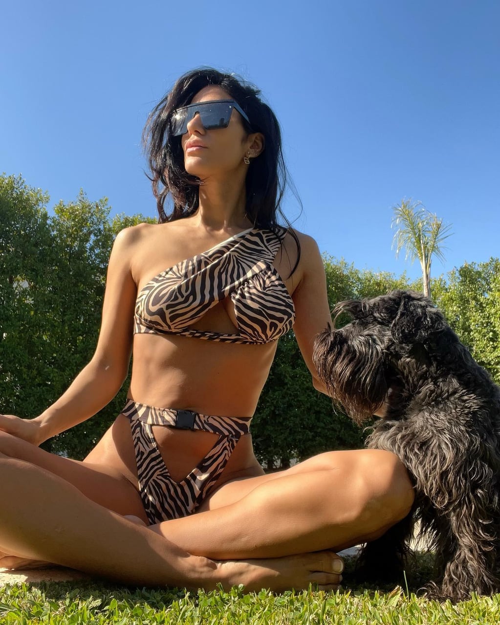 Silvina Escudero posó con una arriesgada bikini “animal print”