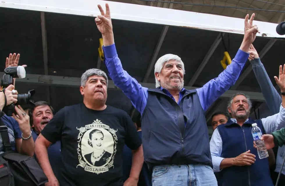 Hugo Moyano y su hijo Pablo, líder del sindicato de Camioneros. Foto: Damián Dopacio/NA.