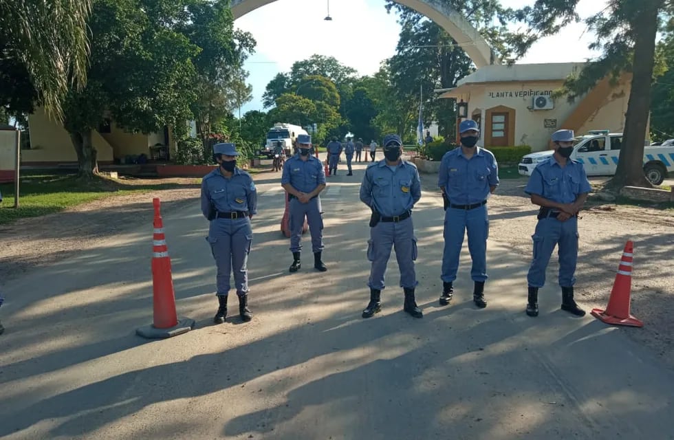 La policía impide el cruce hacia la provincia del Chaco por el puente Libertad