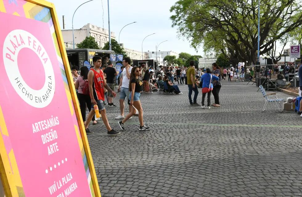 Plaza Feria, una de las convocantes actividades que tiene Rafaela durante los fines de semana