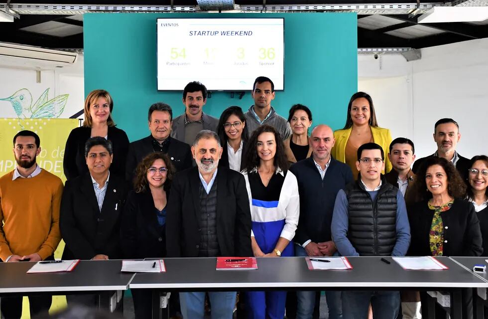 El Club de Emprendedores de San Salvador de Jujuy es auspiciado por empresas, organismos públicos y entidades civiles, cuyos representantes renovaron sus compromisos este lunes en la celebración del segundo aniversario del proyecto.