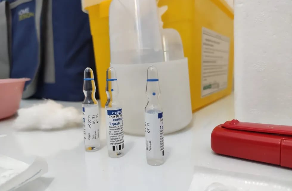 Comenzó a aplicarse la vacuna contra el coronavirus en geriátricos de la provincia de Santa Fe. (@minsaludsantafe)