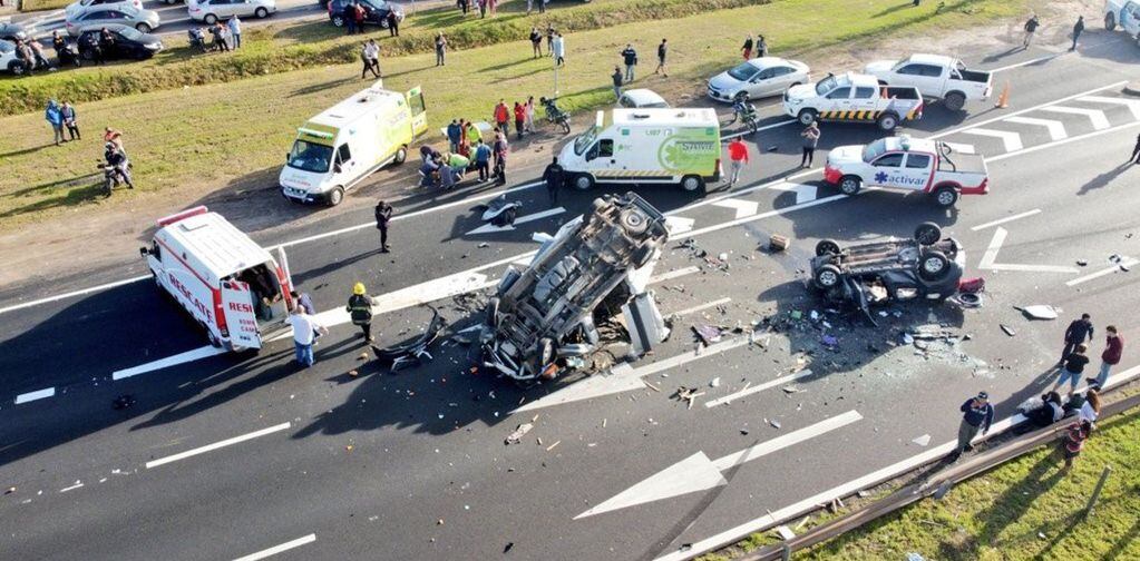 Las secuelas del choque múltiple en la Autopista Panamericana.