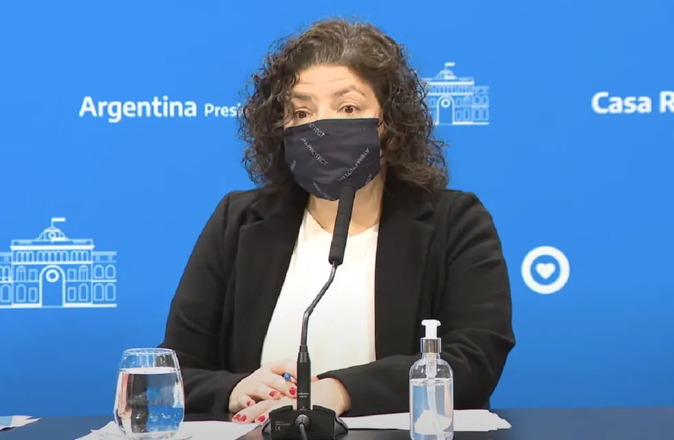 Carla Vizzotti en conferencia de prensa.