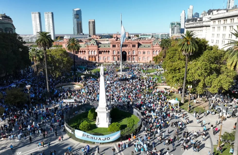 Alrededor de 40 mil personas asistieron al tractorazo en Plaza de Mayo. (Federico López Claro)
