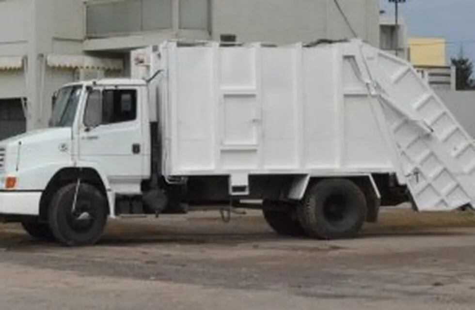 Alquilan camiones recolectores de residuos