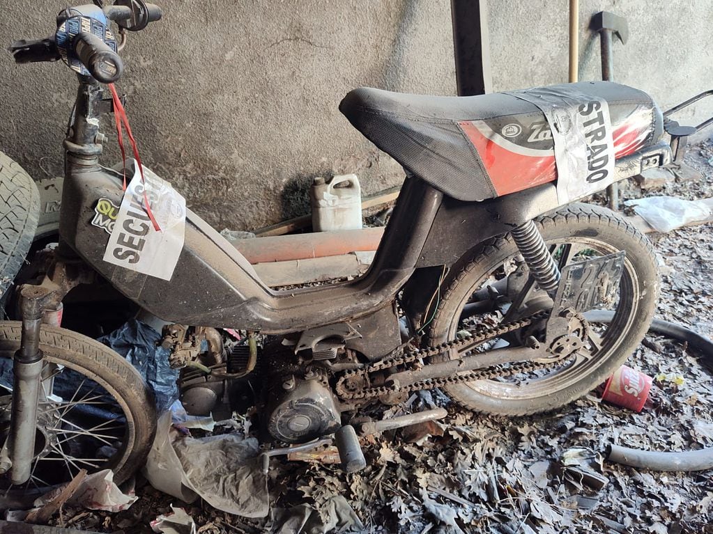moto robada recuperada y vehículo secuestrado por falta de documentación