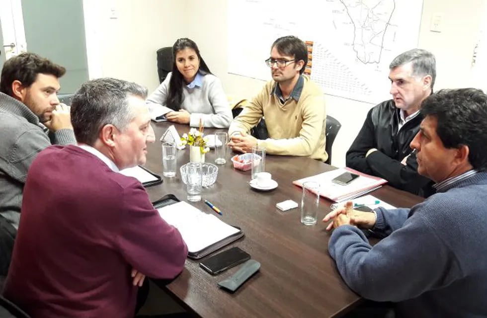 Reunión de empresarios y gobierno de La Rioja