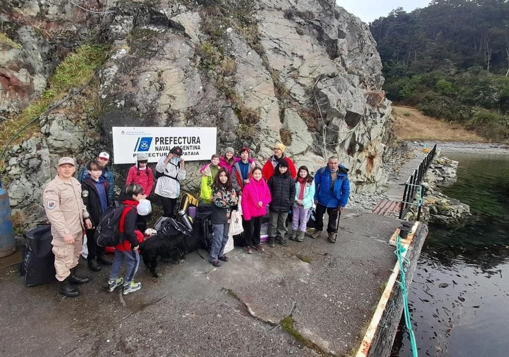 La Escuela de montaña realizó actividades en Isla Redonda