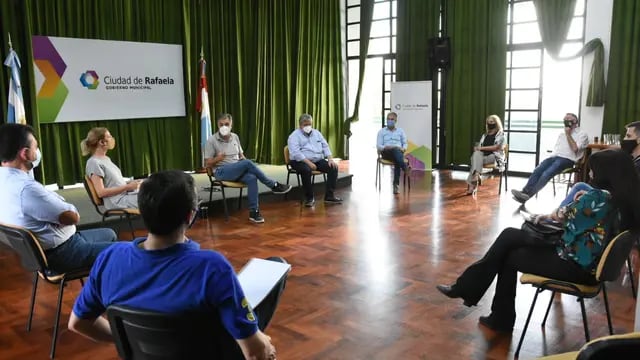 Reunión de Luis Castellano con los concejales sobre la situación epidemiológica de Rafaela.