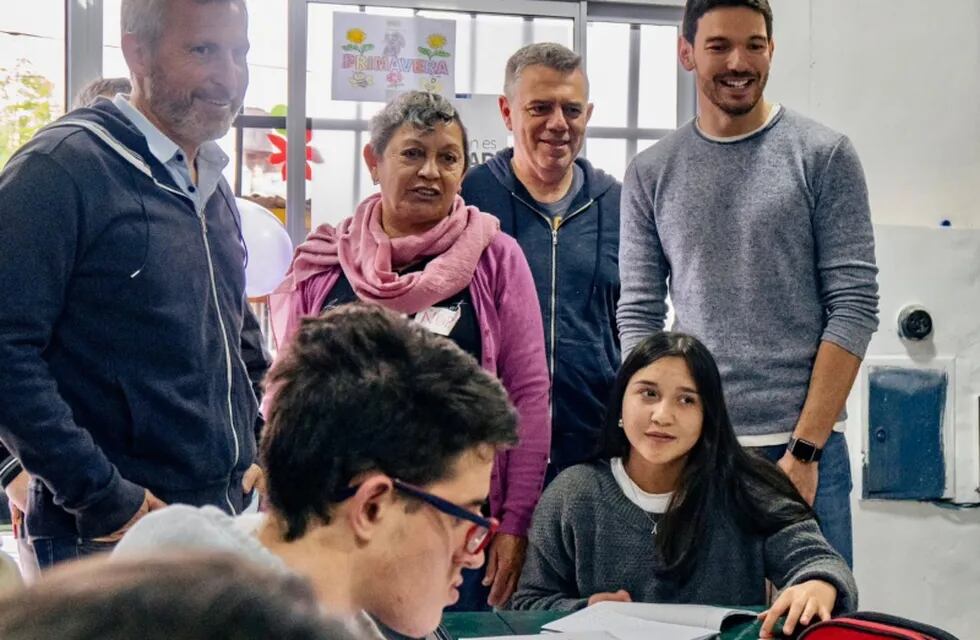 Gainza y Frigerio en una actividad en un barrio de Paraná.