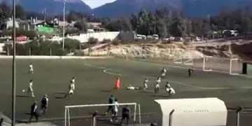 Batalla campal en un partido de fútbol de Villa La Angostura