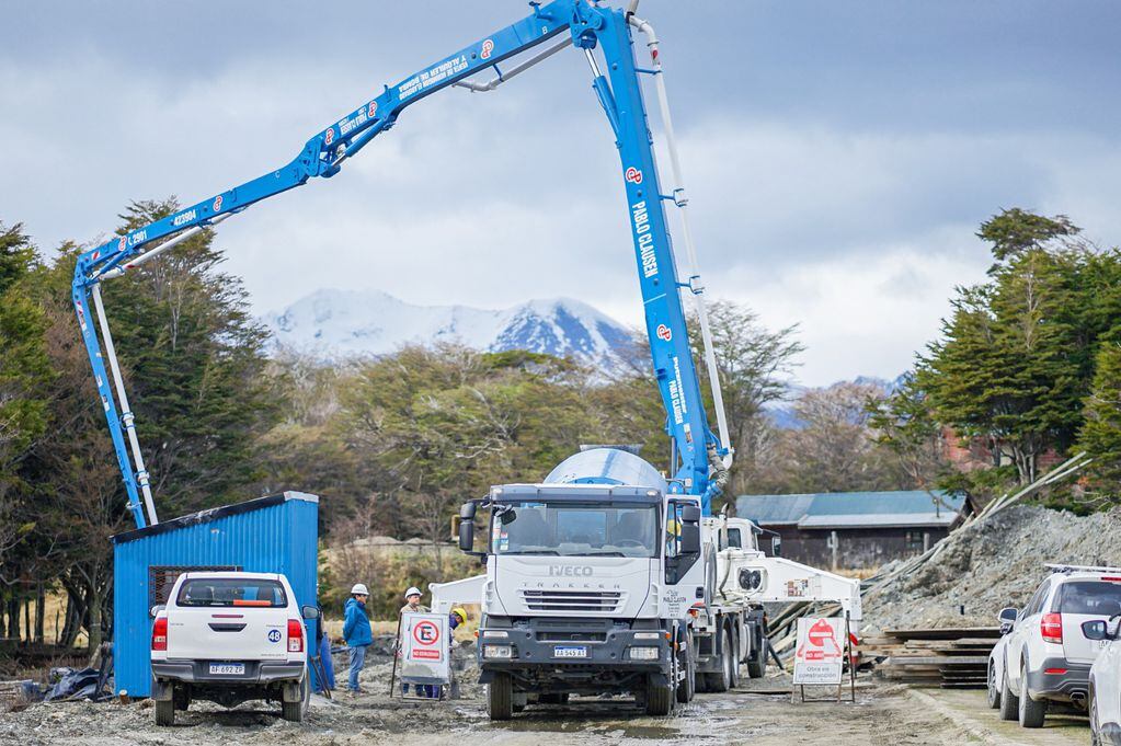 Ushuaia: la DPOSS reinició obras de los nuevos colectores cloacales