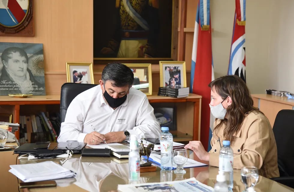 Secretaría de Cultura de la provincia de Entre Ríos, Francisca D’Agostino estuvo en Concepción del Uruguay para reunirse con el intendente Dr. Martín Oliva.