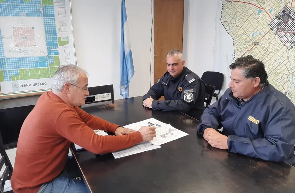 La Secretaria de Seguridad Municipal articula acciones con bomberos de De La Garma