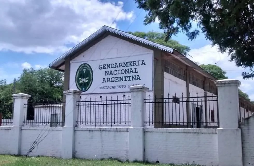 El operativo incluyó el allanamiento del Destacamento Móvil 2° de Gendarmería Nacional en Rosario. (Archivo)