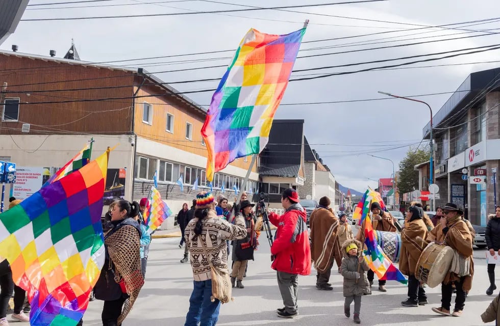 Tierra del Fuego: permitirán incorporar la identidad indígena en las partidas de nacimiento