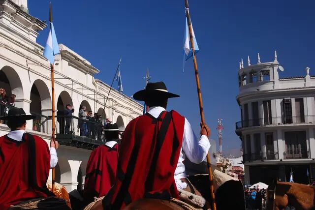 Bicentenario de Güemes: se presenta un ciclo sobre el poncho y la Gesta Güemesiana