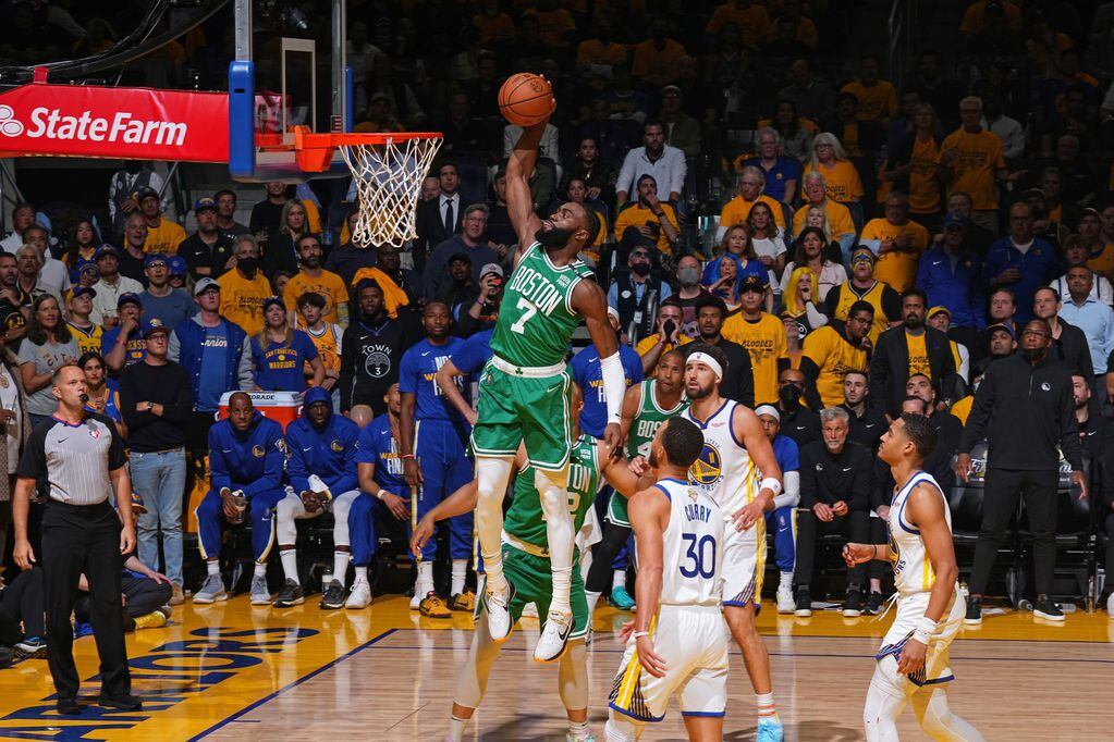Boston Celtics buscará hacerse fuerte como local ante Golden State Warriors.