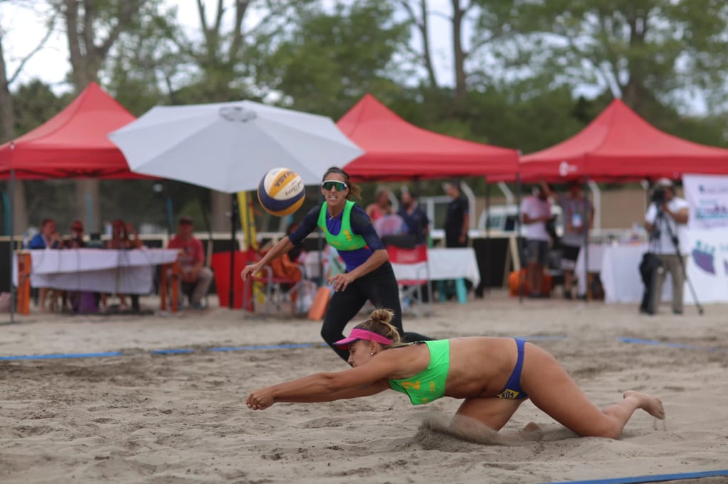 Sudamericano de beach vóley en Malargüe: las brasileñas fueron las ganadoras.
