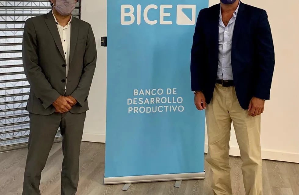 Gabriel Vienni, Gerente General del BICE y Gustavo Ventura, Subsecretario de Desarrollo Económico del municipio de Ushuaia.