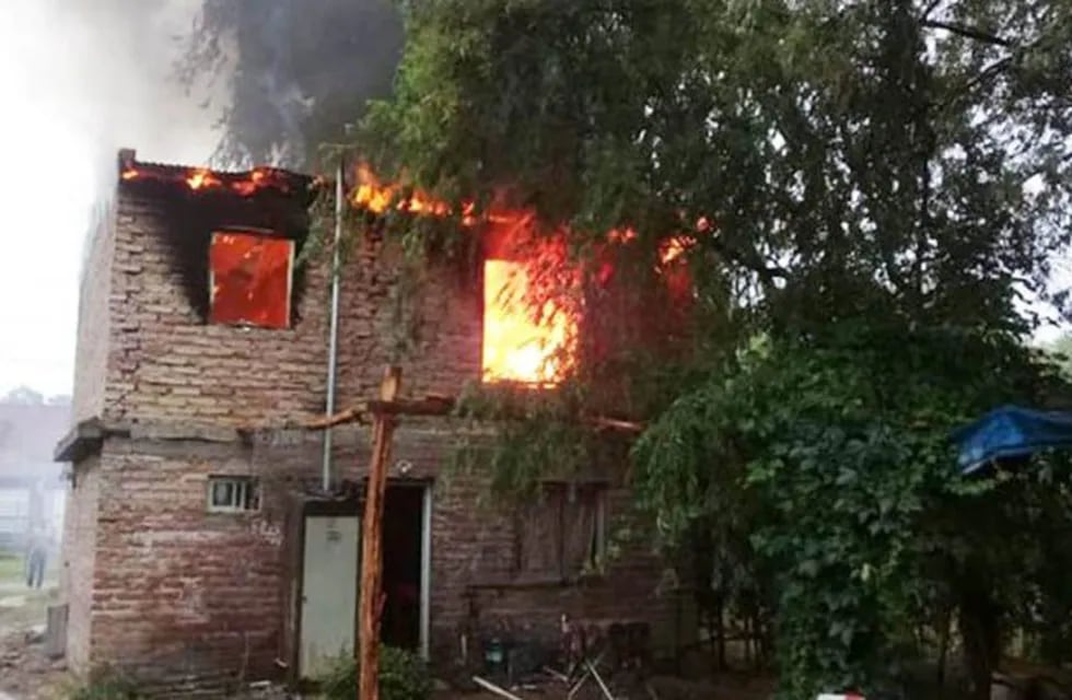 Se incendió una casa en La Adela (Portal21)