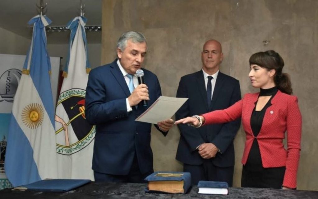 El gobernador Gerardo Morales, acompañado por el ministro de Seguridad, Ekel Meyer, puso en funciones a Carolina Calvó como primera rectora del Instituto Universitario Provincial de Seguridad (IUPS).
