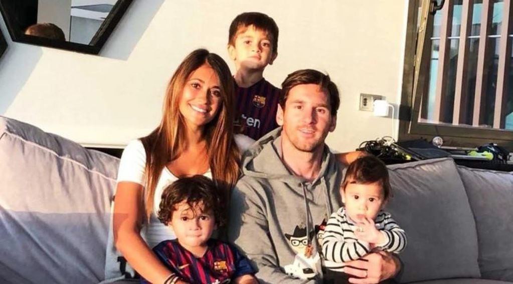 La familia unida en la nueva foto de perfil de Lio Messi en las redes. (Instagram)
