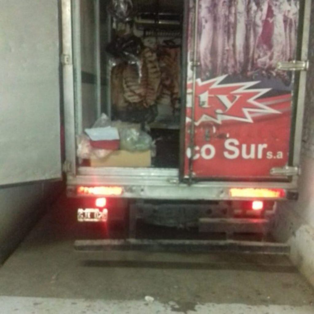 Se robó un costillar de un camión repartidor de carne