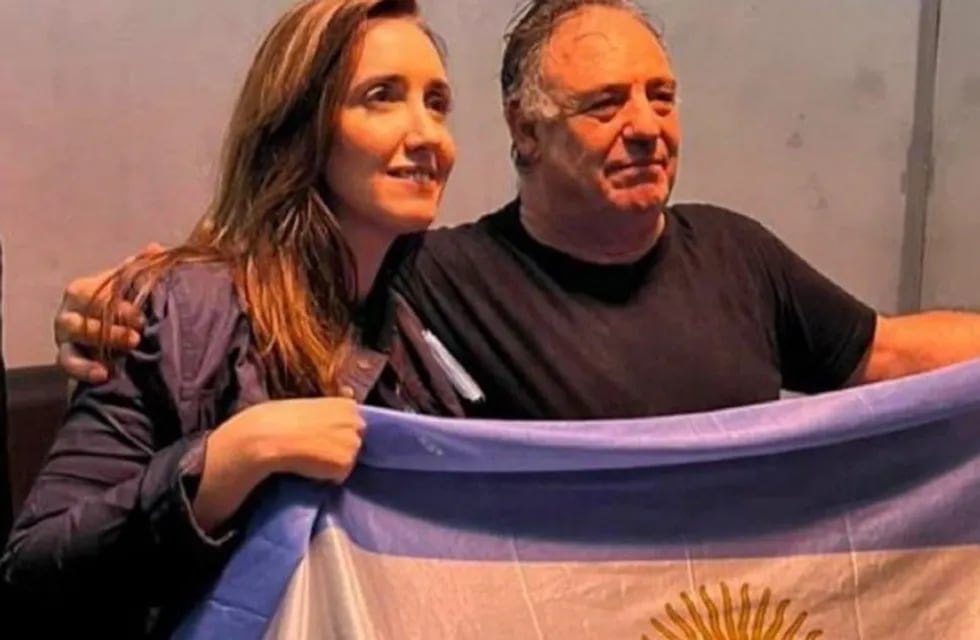 Victoria Villarruel junto a Ricardo Iorio en la foto que la candidata posteó en sus redes sociales.