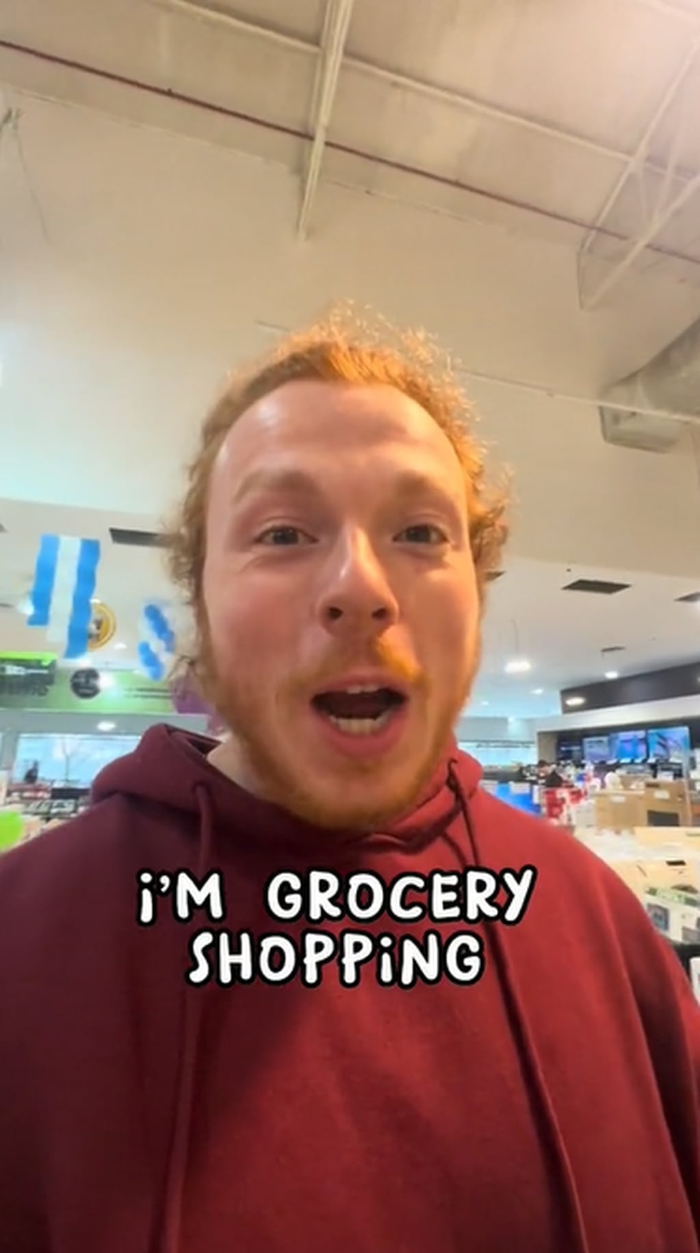 Un joven norteamericano se hizo viral tras grabarse comprando en un supermercado en el país