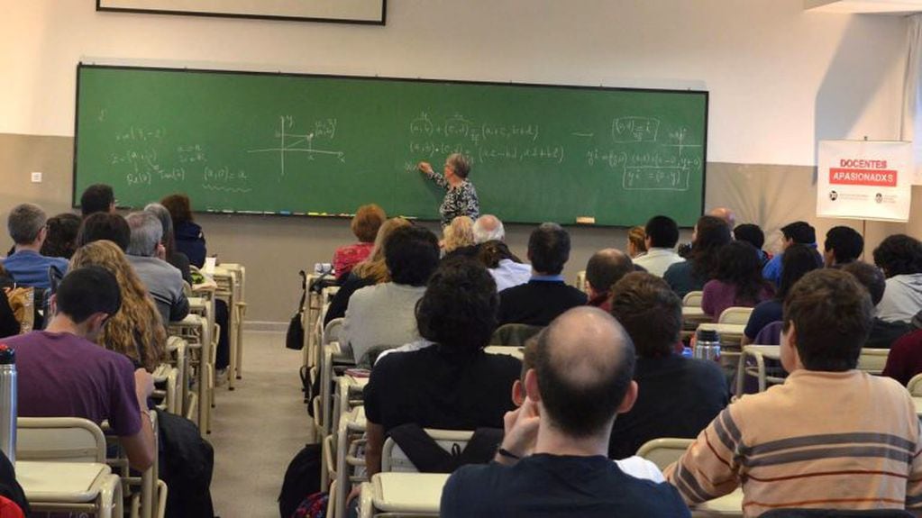Profesora María Inés Baragatti en la Facultad de Ingeniería (web).