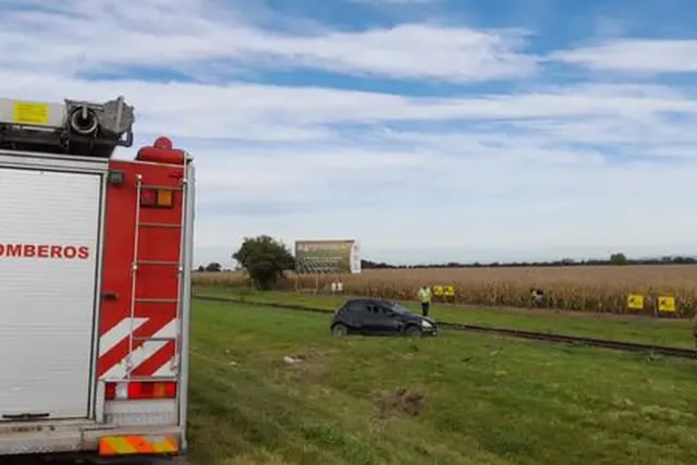 Una mujer volcó su auto en Estación General Paz.