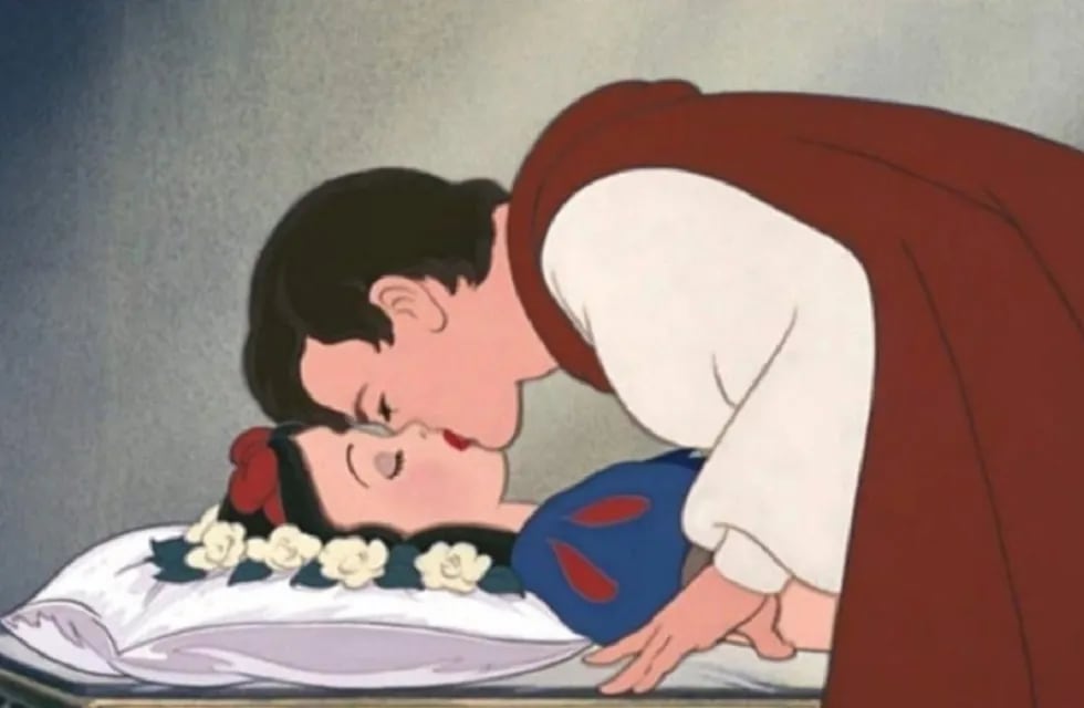 La película de Blancanieves fue criticada por el beso del final.