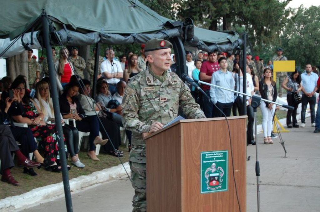 Pasqualini resaltó la vocación de los Comandos, a los que felicitó durante su egreso.