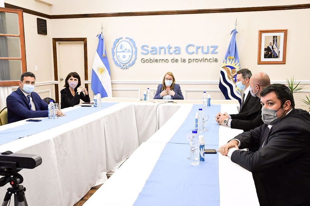Se anunciaron las ciudades seleccionadas para emplazar los establecimientos portuarios que permitirán concretar la unión por aguas argentinas de ambas provincias.