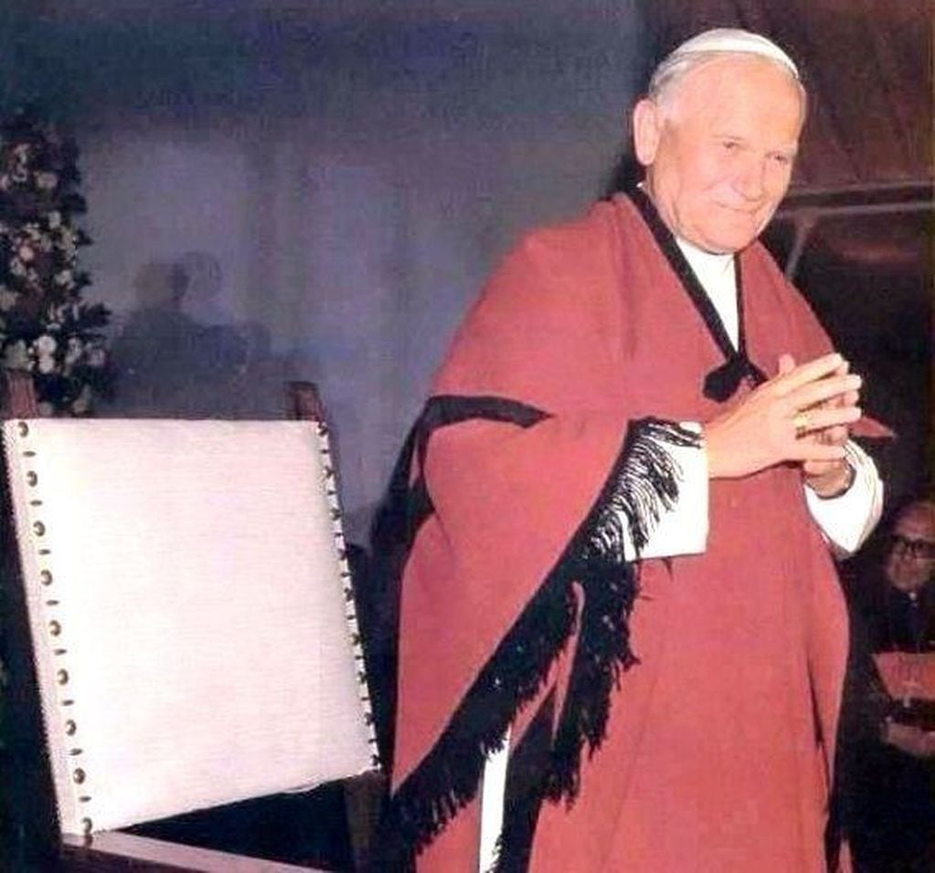 33 años de la visita de Juan Pablo II al Señor y la Virgen del Milagro (El Tribuno)