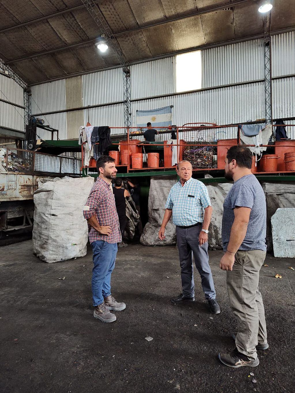 El intendente de Tres Arroyos visitó la Planta de Residuos de Bellocq y el predio de futuro Parque Industrial de Orense