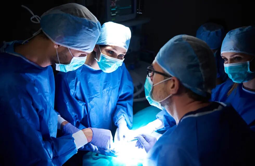 Un equipo especializado y altamente capacitado lleva a cabo cada uno de estos procedimientos quirúrgicos.