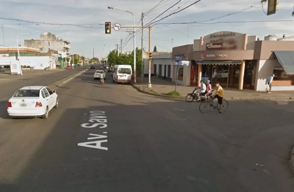 El robo se produjo en la intersección de avenida Savio y San Lorenzo. (Street View)
