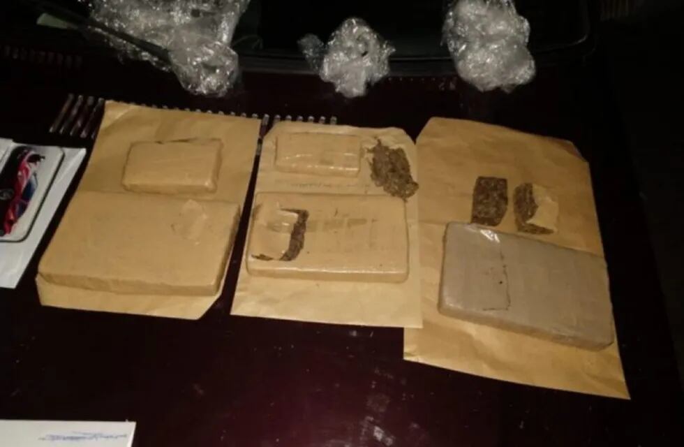 Los sorprendieron con tres kilos de marihuana. Foto: Relaciones Policiales San Luis.
