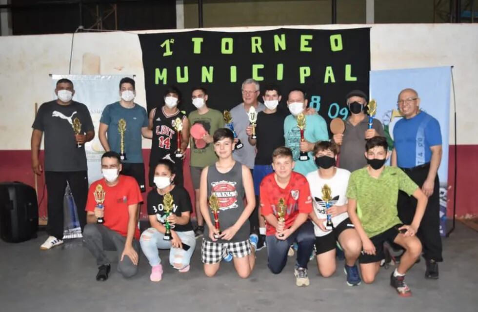 En Campo Grande tuvo lugar el Primer Torneo Municipal de Ping Pong .
