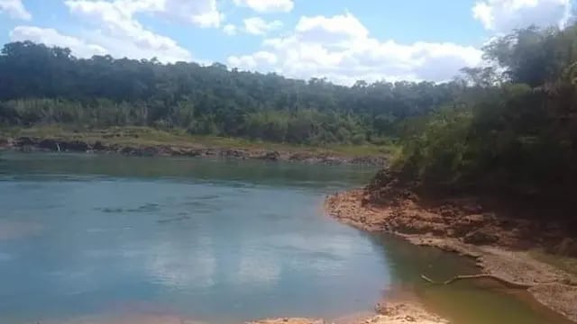 Puerto Iguazú: buscan a un hombre que desapareció en las aguas del Paraná