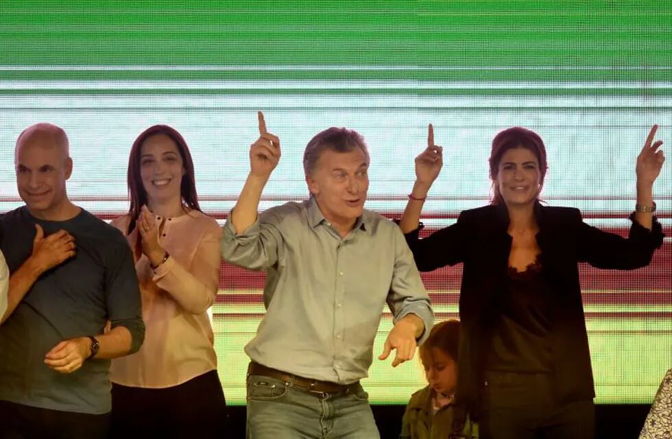 El presidente argentino Mauricio Macri bailó tras el triunfo. (DYN).