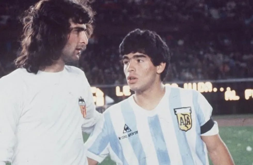 "Jugar con Diego era como jugar con cinco más", resumió el Matador Kempes.