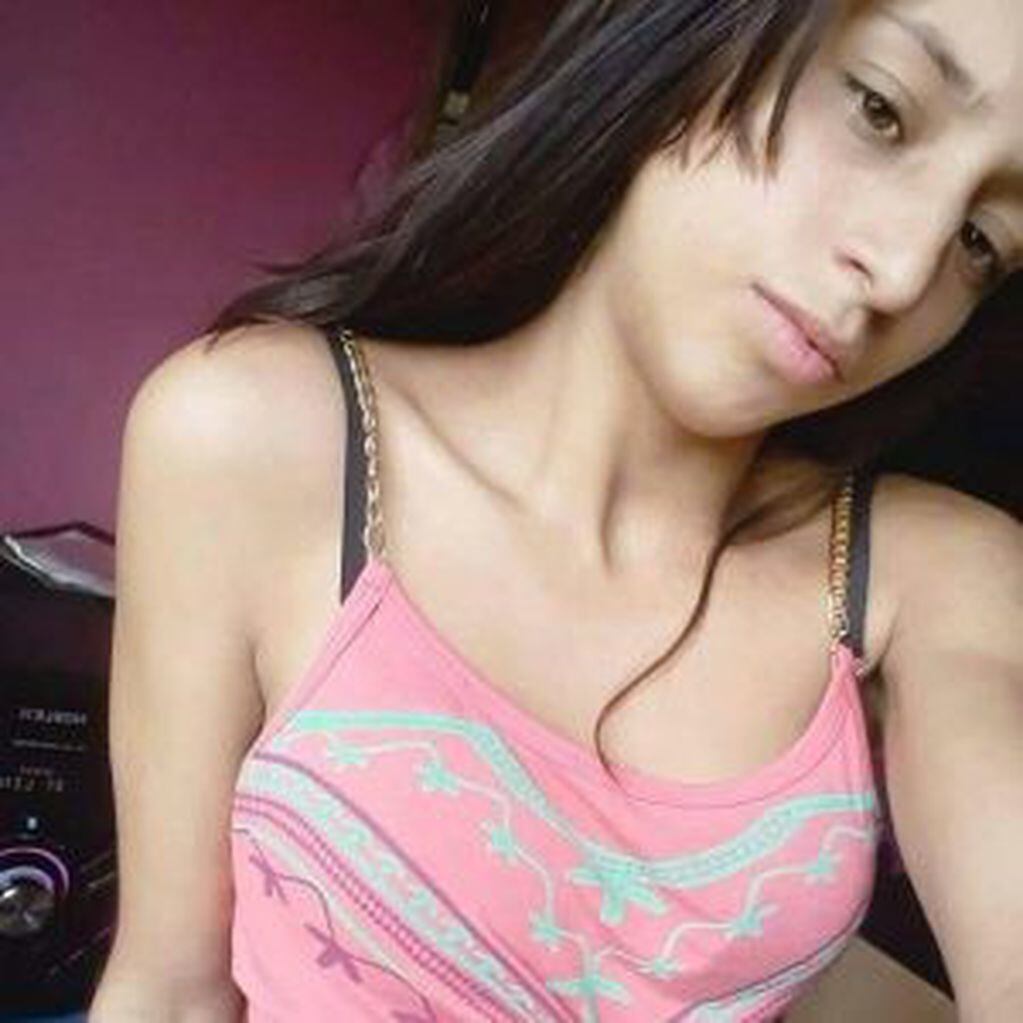 Florencia Zabal Neris de 17 años una joven buscada en Oberá. (Policía de Misiones)