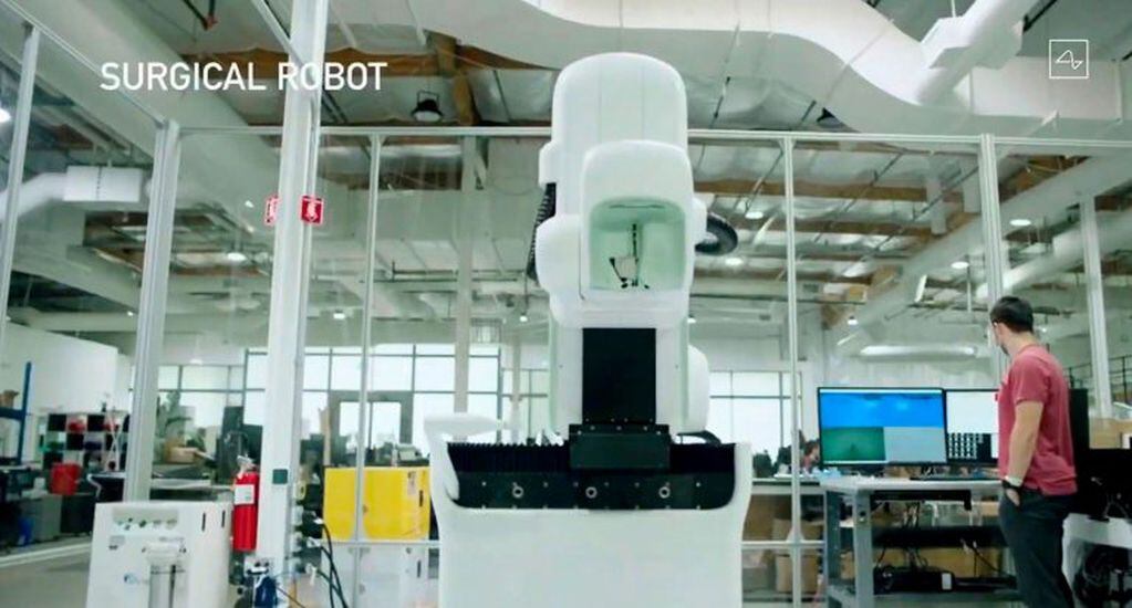 El robot en pleno funcionamiento. Se pudo ver por streaming en vivo. (AFP)