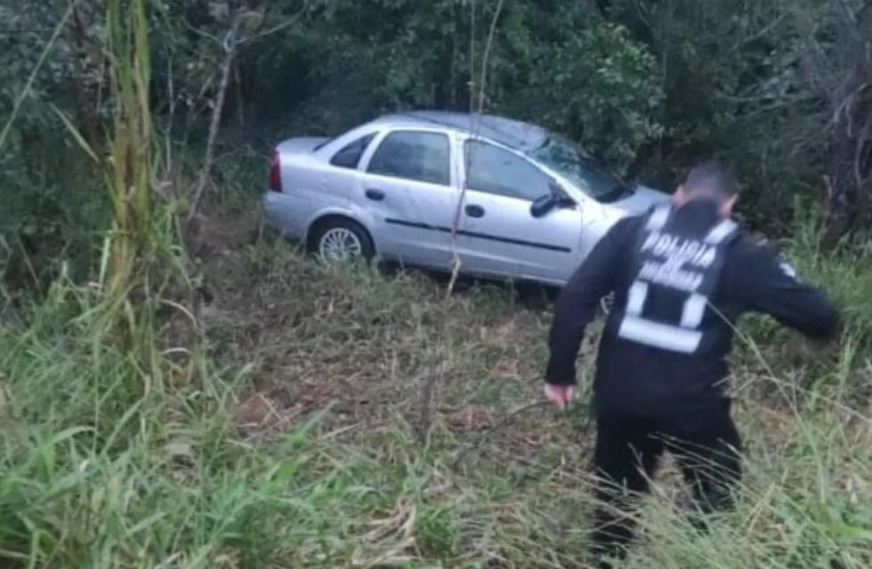 Siniestro vial en Campo Ramón: despistó con su automóvil y resultó ileso.